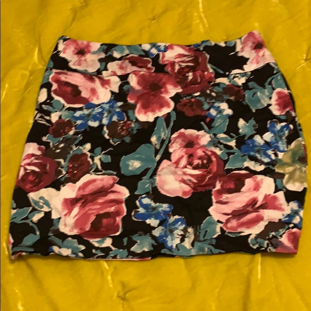 Flower pencil skirt